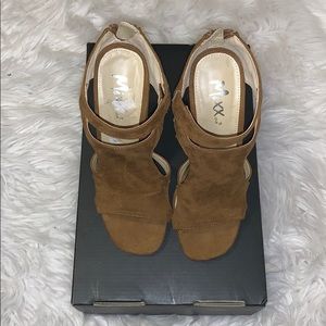 Size 5.5 (US) Brown zip up sandals